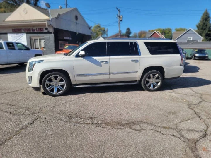 2015 Cadillac Escalade 4th Gen - Image 2 of 13