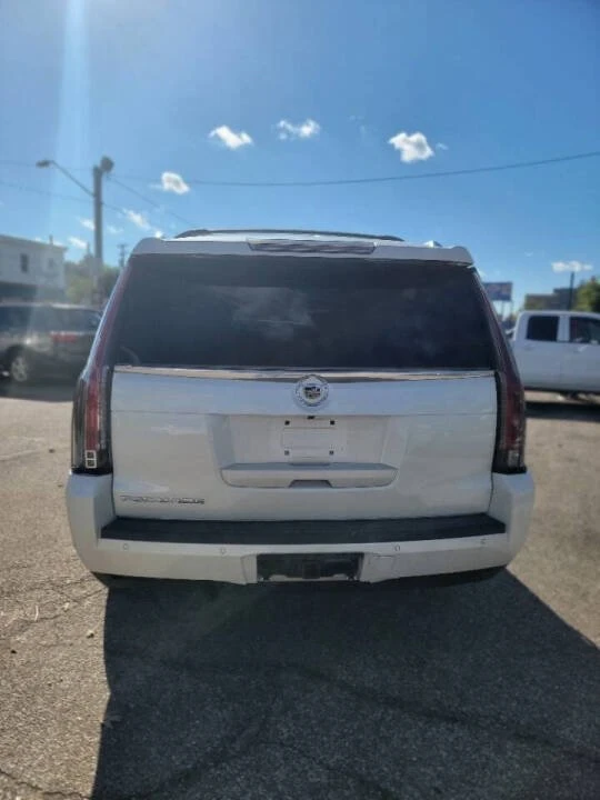 2015 Cadillac Escalade 4th Gen - Image 4 of 13