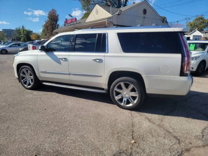 2015 Cadillac Escalade 4th Gen - Image 3 of 13