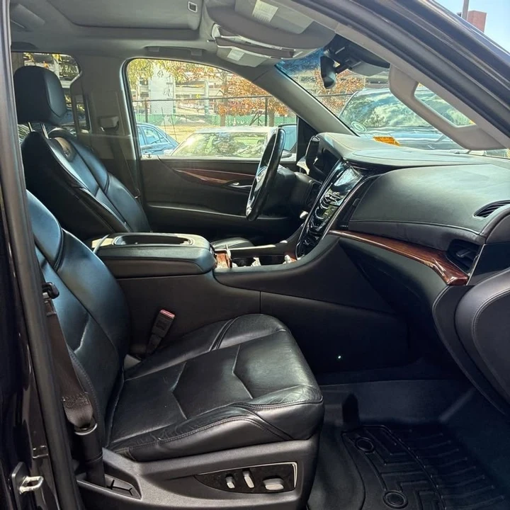 2015 Cadillac Escalade 4th Gen - Image 9 of 19