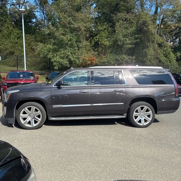 2015 Cadillac Escalade 4th Gen - Image 5 of 19
