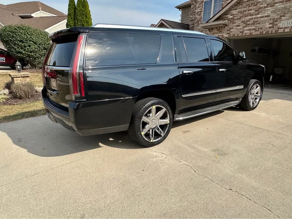 2015 Cadillac Escalade 4th Gen - Image 5 of 11