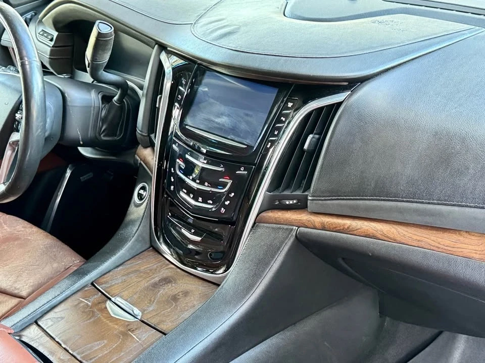 2015 Cadillac Escalade 4th Gen - Image 14 of 20