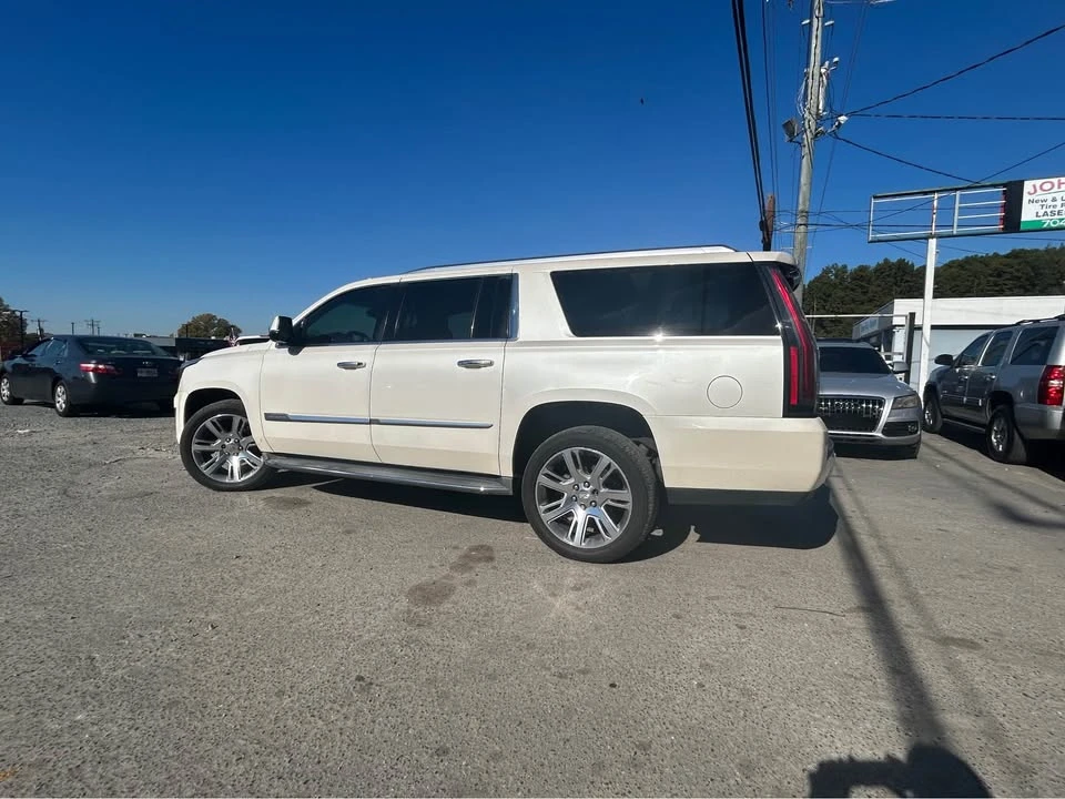 2015 Cadillac Escalade 4th Gen - Image 2 of 15