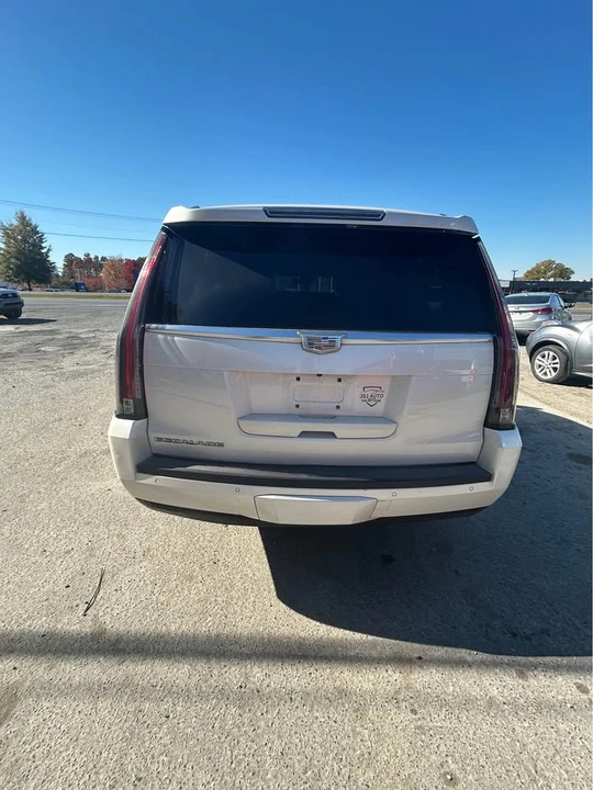 2015 Cadillac Escalade 4th Gen - Image 3 of 15