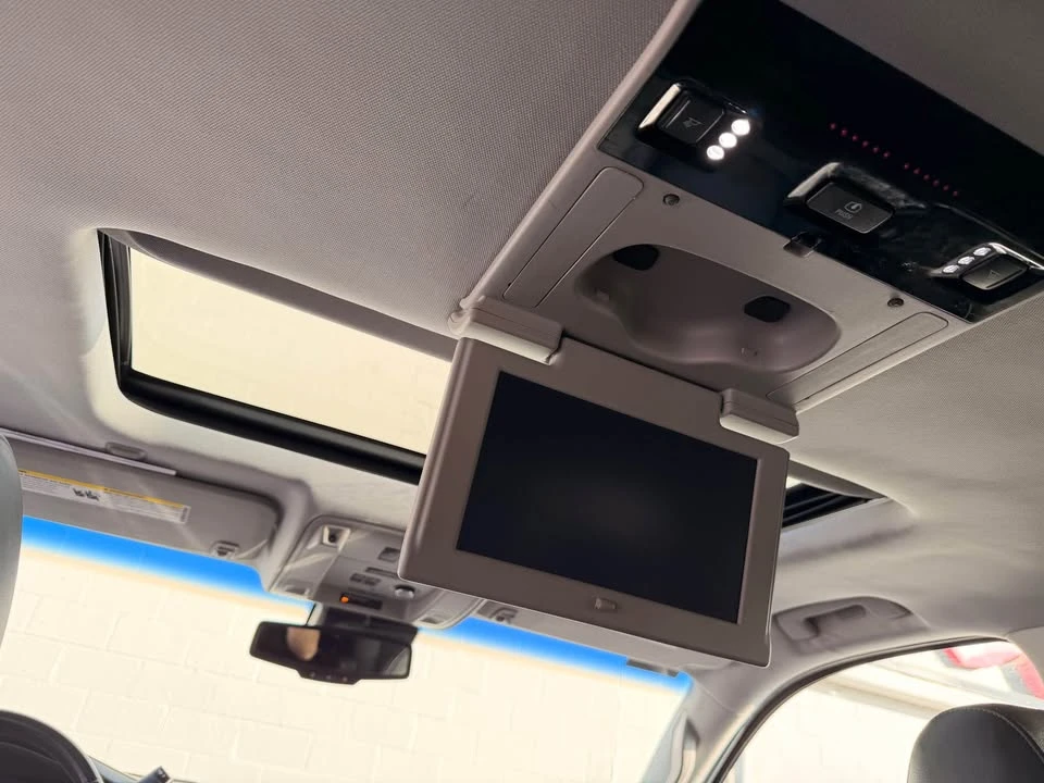 2015 Cadillac Escalade 4th Gen - Image 16 of 20