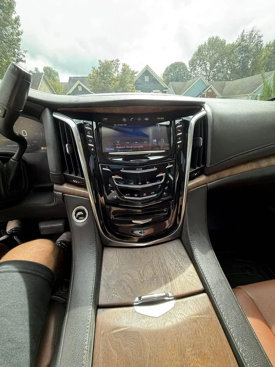 2015 Cadillac Escalade 4th Gen - Image 9 of 17
