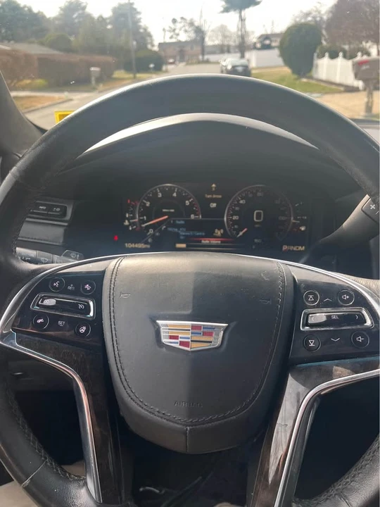 2015 Cadillac Escalade 4th Gen - Image 9 of 14