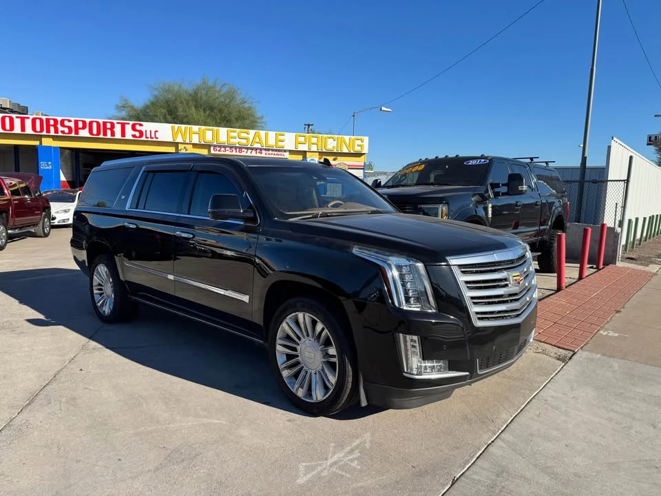 2015 Cadillac Escalade 4th Gen - Image 2 of 5