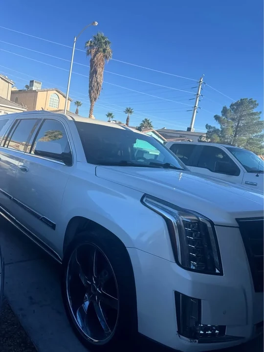 2015 Cadillac Escalade 4th Gen - Image 3 of 5