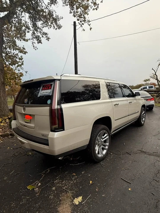 2015 Cadillac Escalade 4th Gen - Image 4 of 11