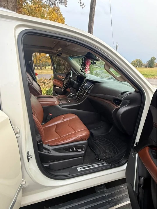 2015 Cadillac Escalade 4th Gen - Image 5 of 11