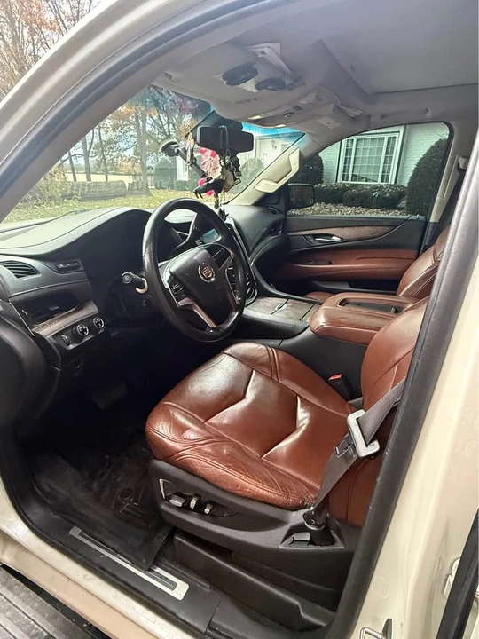 2015 Cadillac Escalade 4th Gen - Image 8 of 11