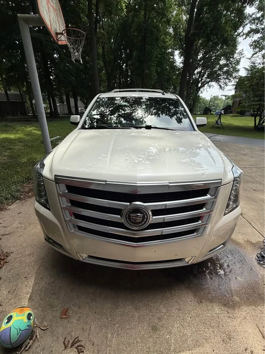 2015 Cadillac Escalade 4th Gen - Image 9 of 11