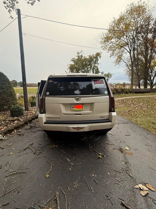 2015 Cadillac Escalade 4th Gen - Image 3 of 11