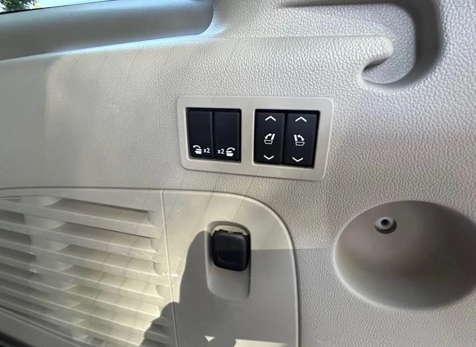 2015 Cadillac Escalade 4th Gen - Image 8 of 18