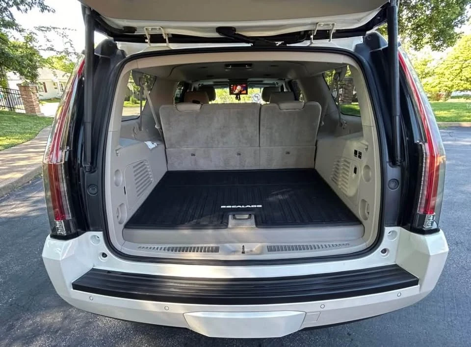 2015 Cadillac Escalade 4th Gen - Image 7 of 18