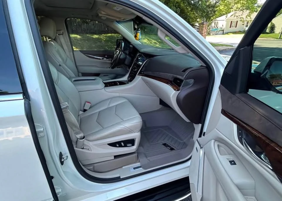 2015 Cadillac Escalade 4th Gen - Image 11 of 18