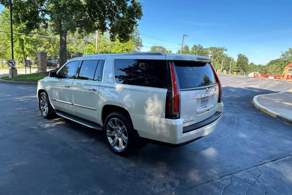 2015 Cadillac Escalade 4th Gen - Image 5 of 18