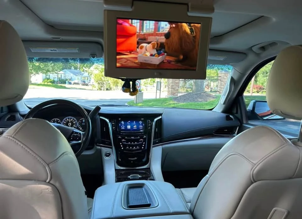 2015 Cadillac Escalade 4th Gen - Image 9 of 18