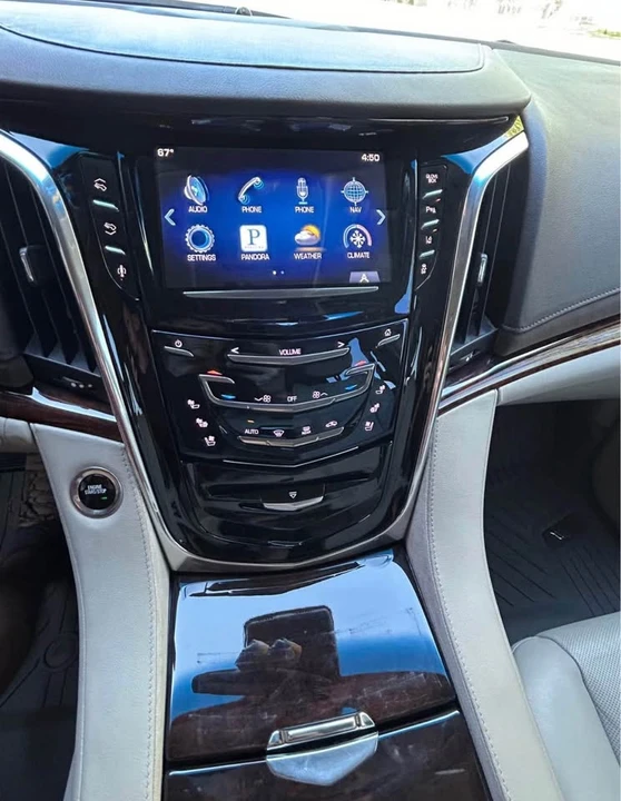 2015 Cadillac Escalade 4th Gen - Image 13 of 18