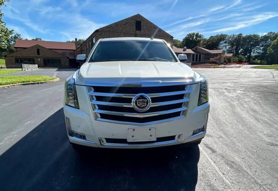 2015 Cadillac Escalade 4th Gen - Image 3 of 18