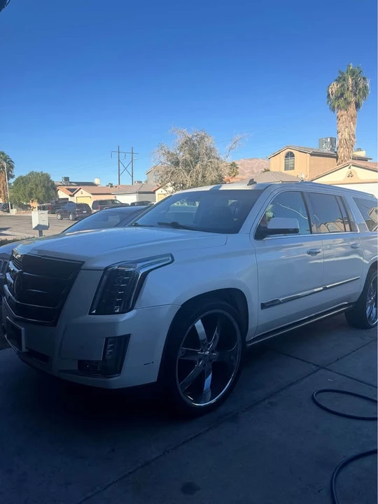 2015 Cadillac Escalade 4th Gen - Image 4 of 4
