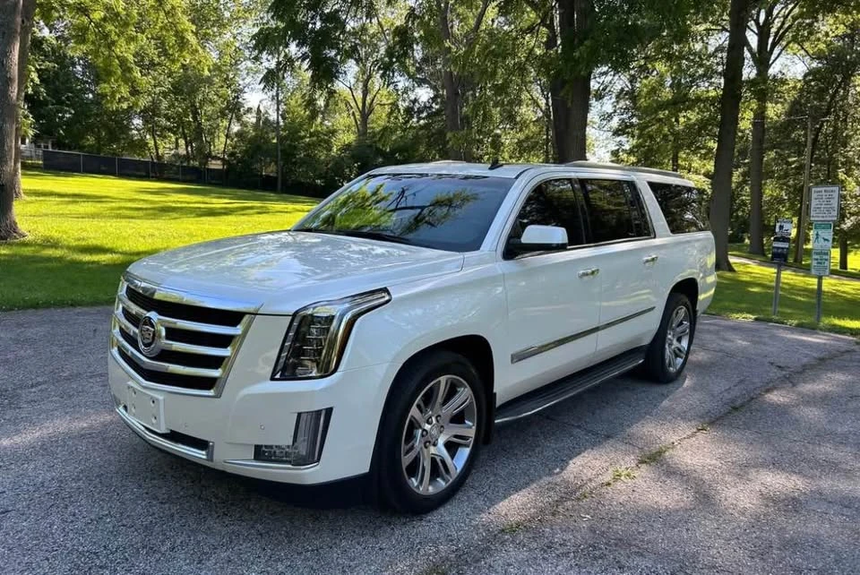 2015 Cadillac Escalade 4th Gen - Image 18 of 18