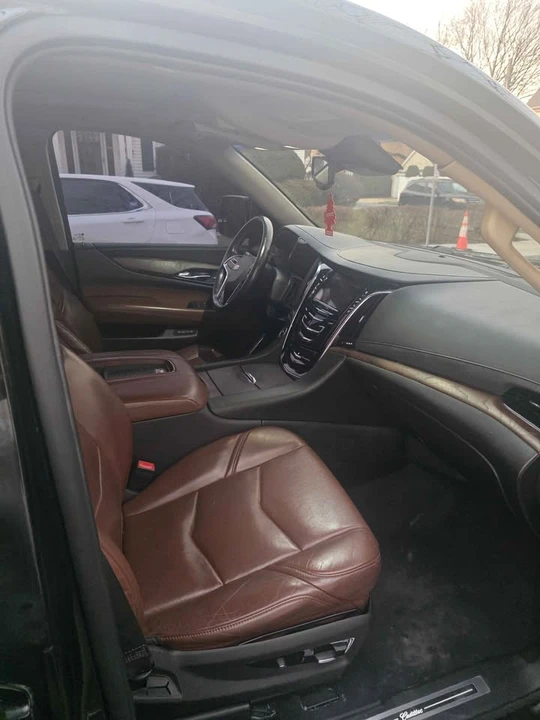 2015 Cadillac Escalade 4th Gen - Image 8 of 12