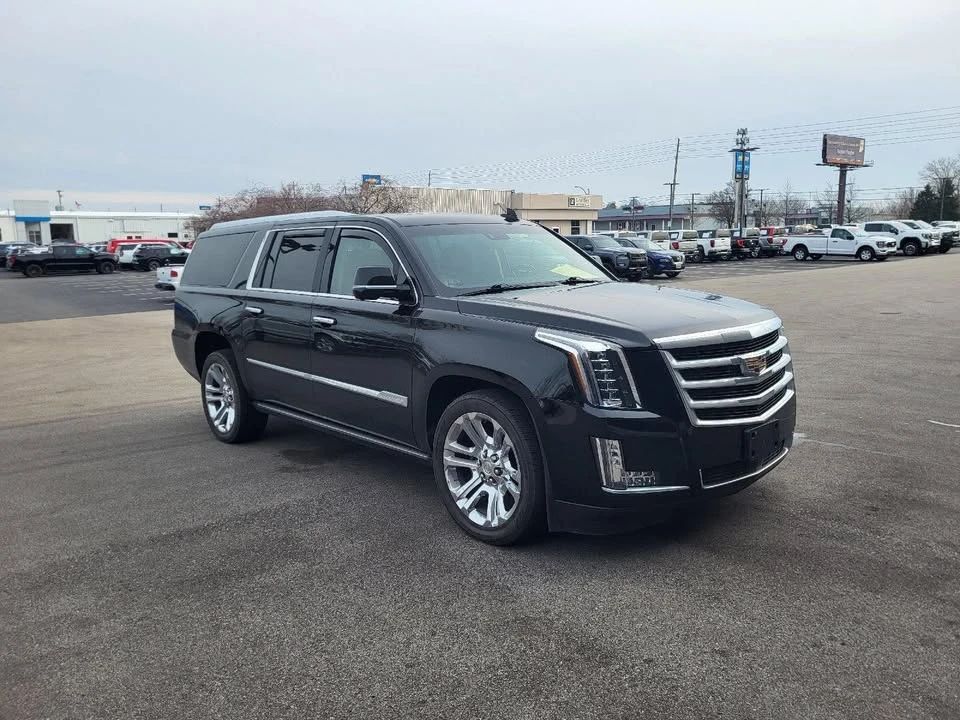 2015 Cadillac Escalade 4th Gen - Image 3 of 15