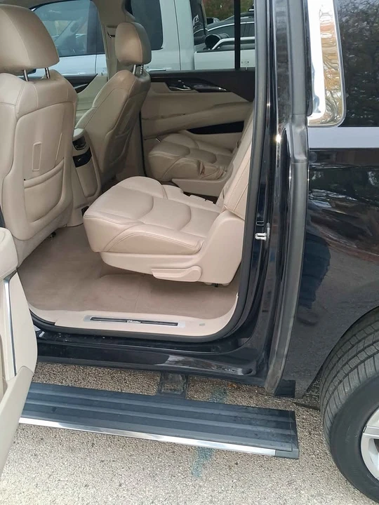 2015 Cadillac Escalade 4th Gen - Image 5 of 9