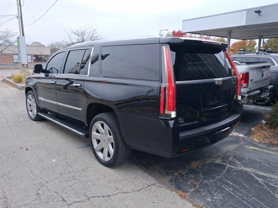 2015 Cadillac Escalade 4th Gen - Image 3 of 9