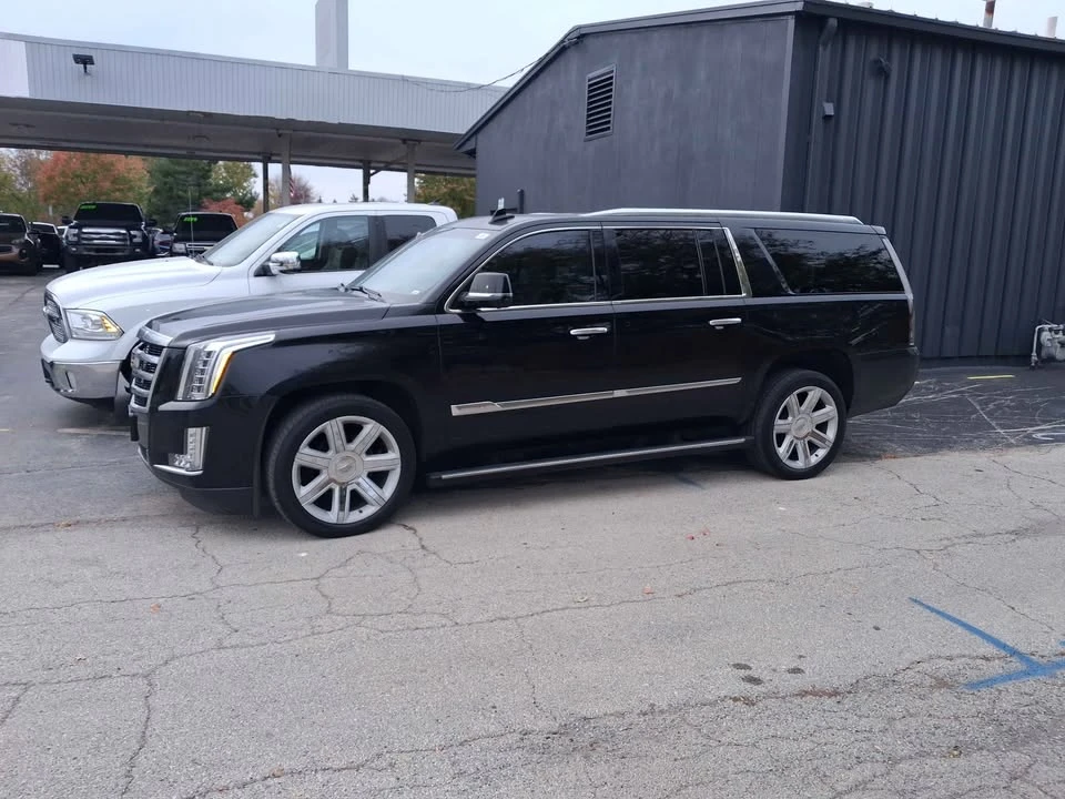 2015 Cadillac Escalade 4th Gen - Image 2 of 9
