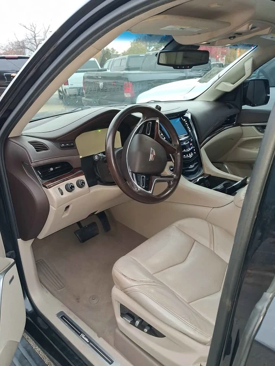 2015 Cadillac Escalade 4th Gen - Image 7 of 9