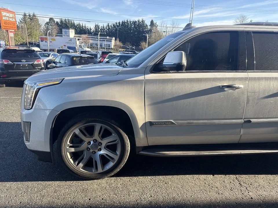 2015 Cadillac Escalade 4th Gen - Image 2 of 7