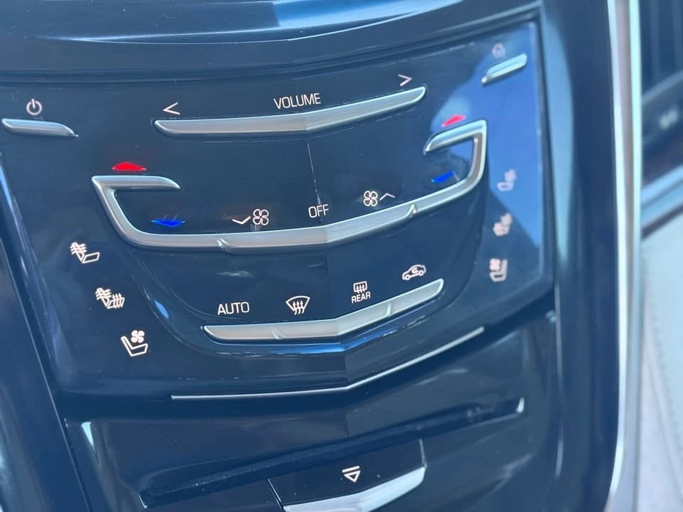 2015 Cadillac Escalade 4th Gen - Image 19 of 19