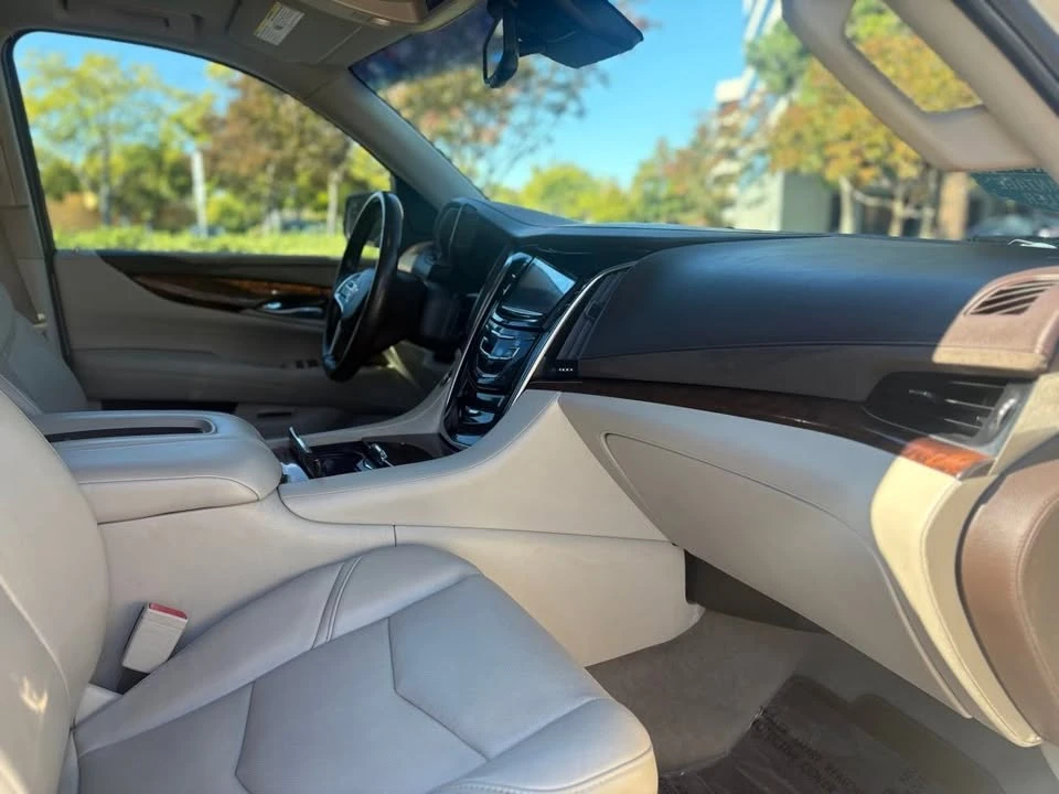 2015 Cadillac Escalade 4th Gen - Image 18 of 19