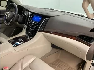 2015 Cadillac Escalade 4th Gen - Image 8 of 10