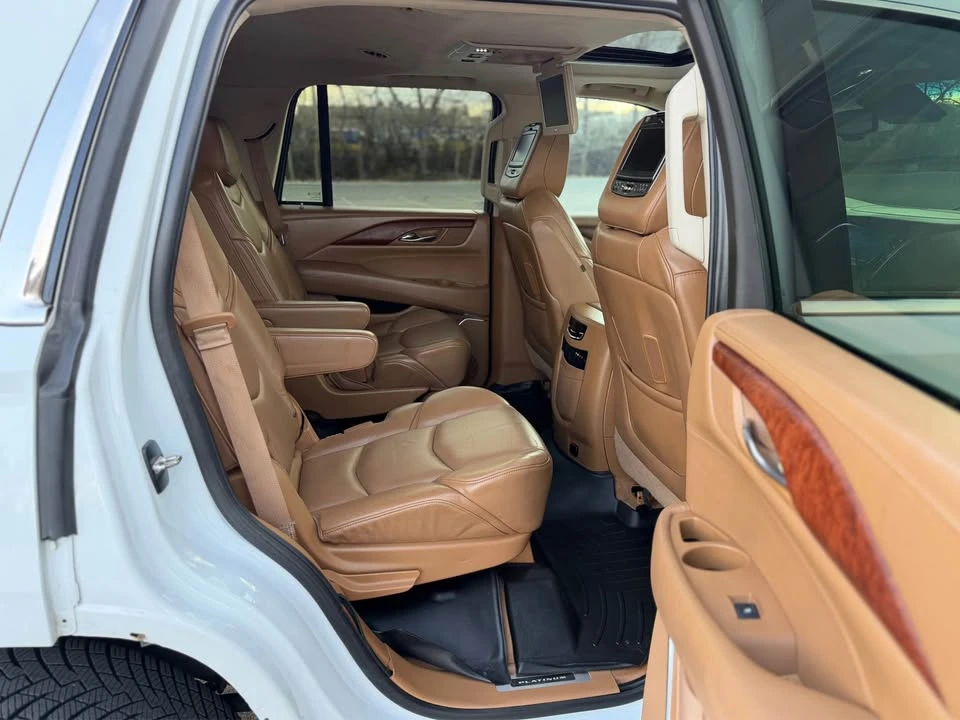 2015 Cadillac Escalade 4th Gen - Image 12 of 19