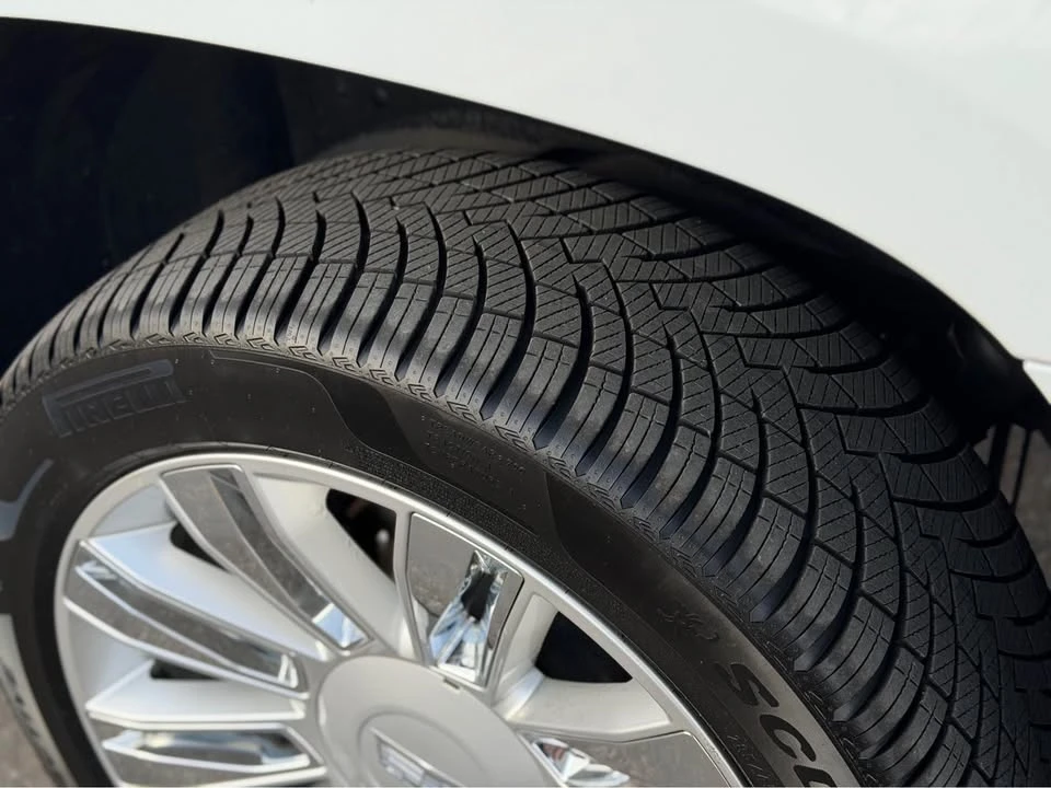 2015 Cadillac Escalade 4th Gen - Image 9 of 19