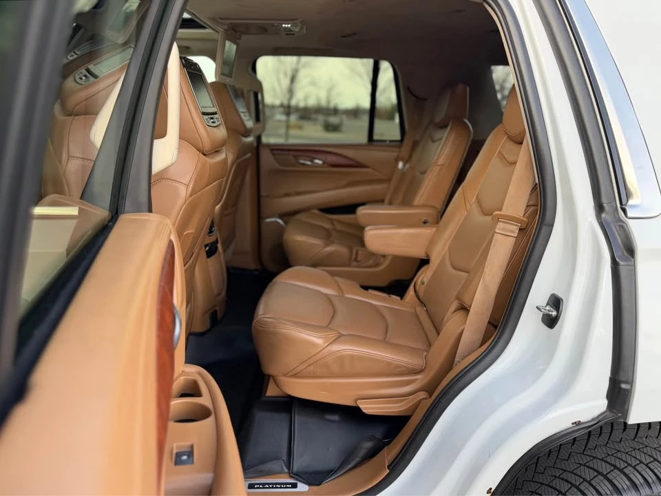 2015 Cadillac Escalade 4th Gen - Image 10 of 19