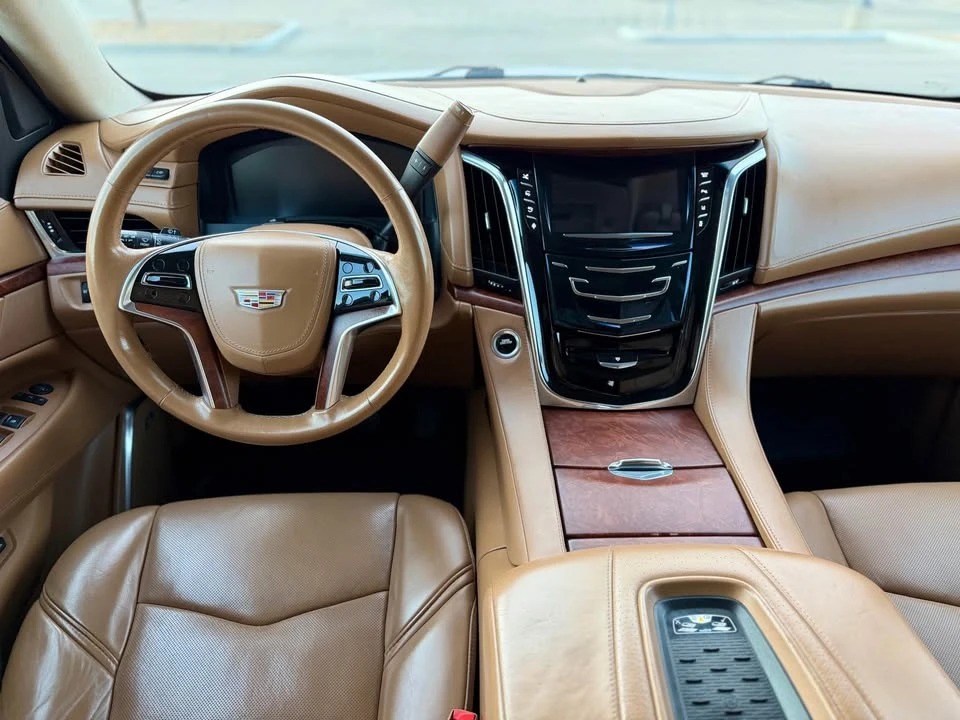 2015 Cadillac Escalade 4th Gen - Image 17 of 19