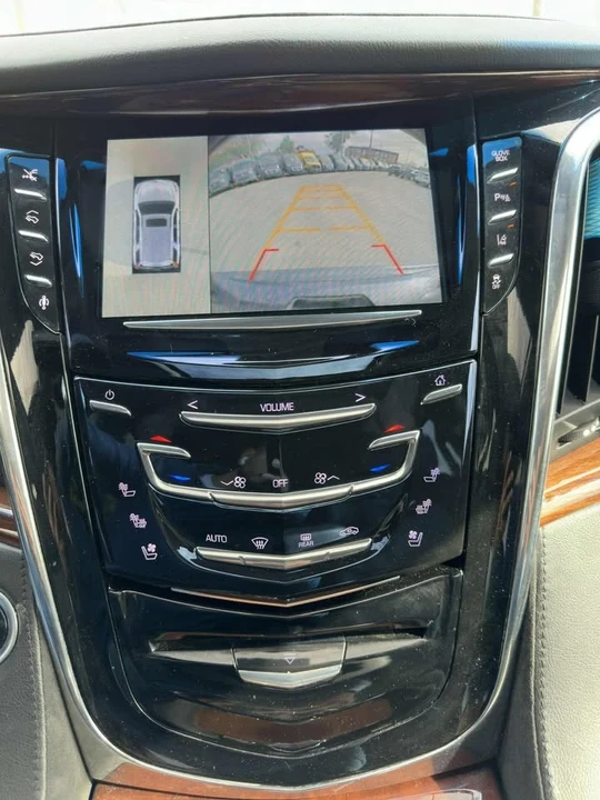 2015 Cadillac Escalade 4th Gen - Image 16 of 17