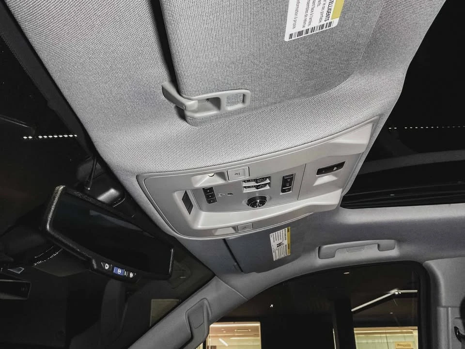 2015 Cadillac Escalade 4th Gen - Image 17 of 20