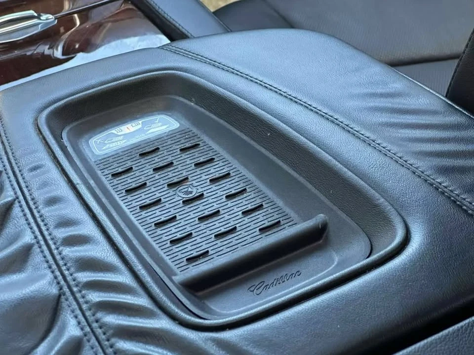 2015 Cadillac Escalade 4th Gen - Image 19 of 20