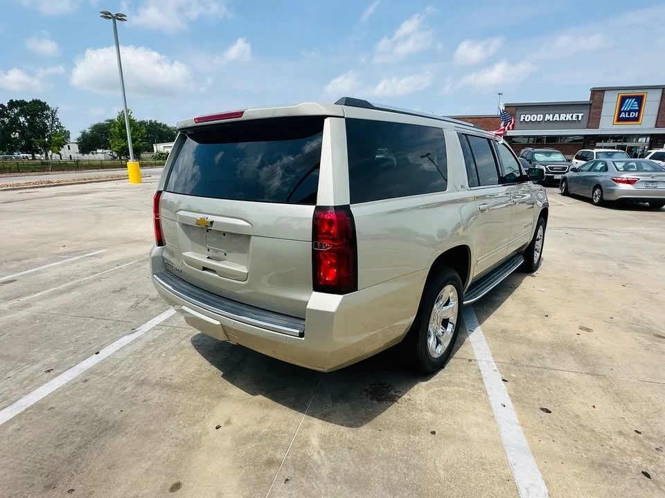 2015 Cadillac Escalade 4th Gen - Image 2 of 7