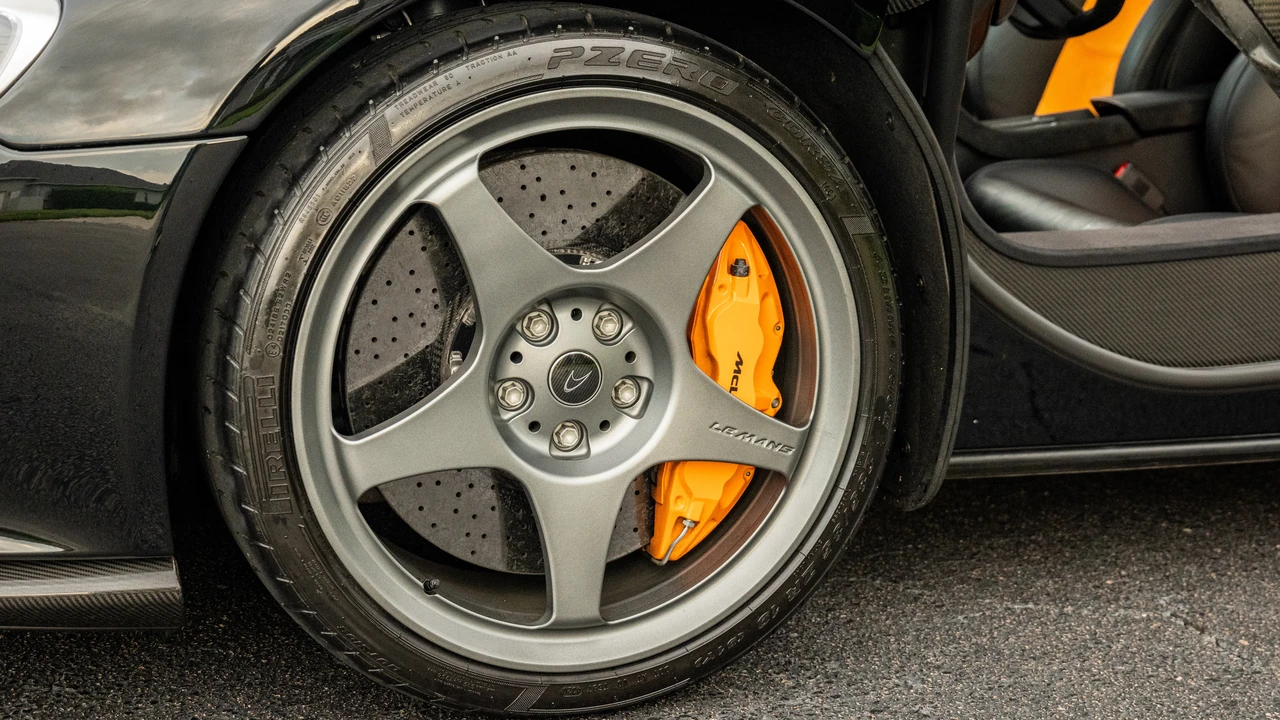 2015 McLaren 650S Coupe - Image 28 of 31
