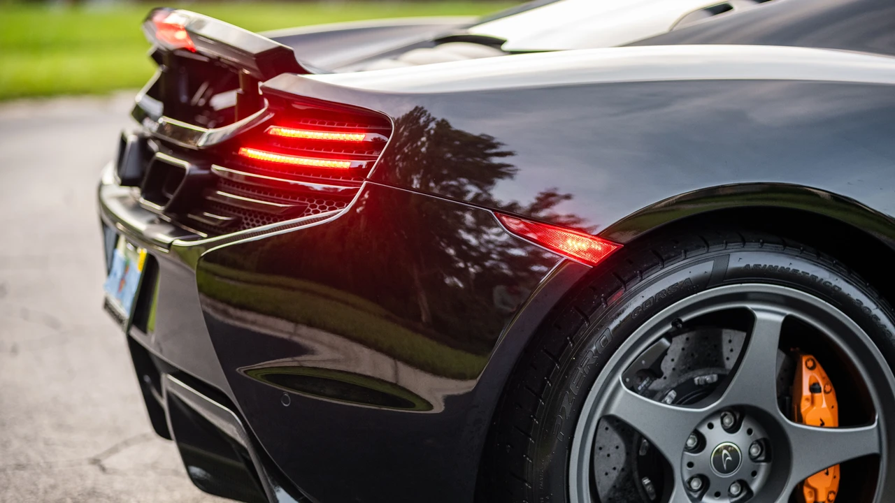 2015 McLaren 650S Coupe - Image 25 of 31