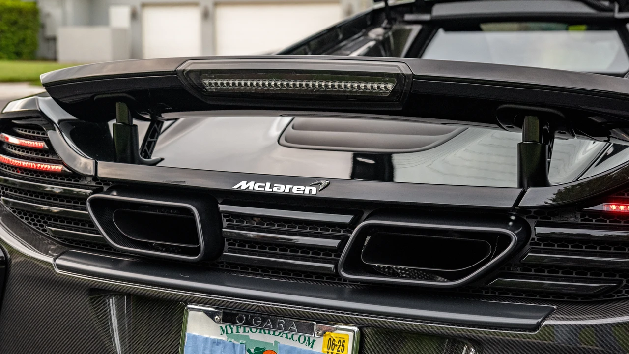 2015 McLaren 650S Coupe - Image 24 of 31
