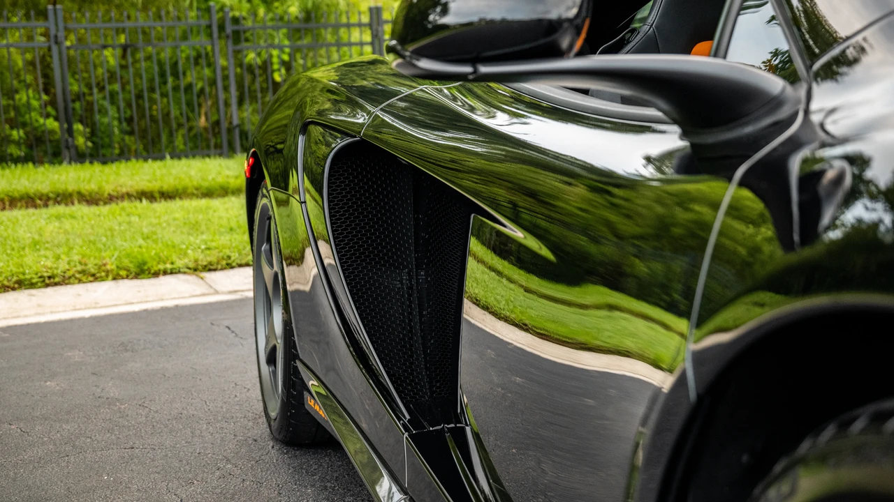 2015 McLaren 650S Coupe - Image 13 of 31